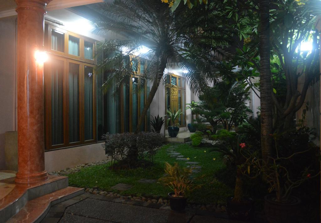 Pesona Guest House Jakarta Cilandak  Zewnętrze zdjęcie